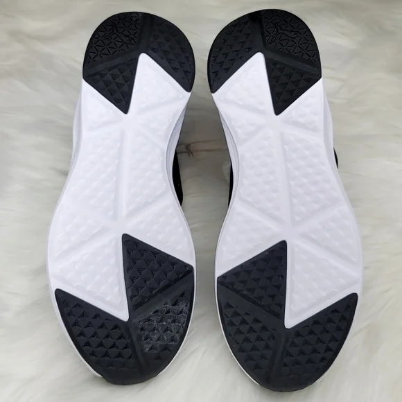 PUMA PROWL SLIP ON SNEAKERS BLACK AND WHITE - Picture 16 of 16